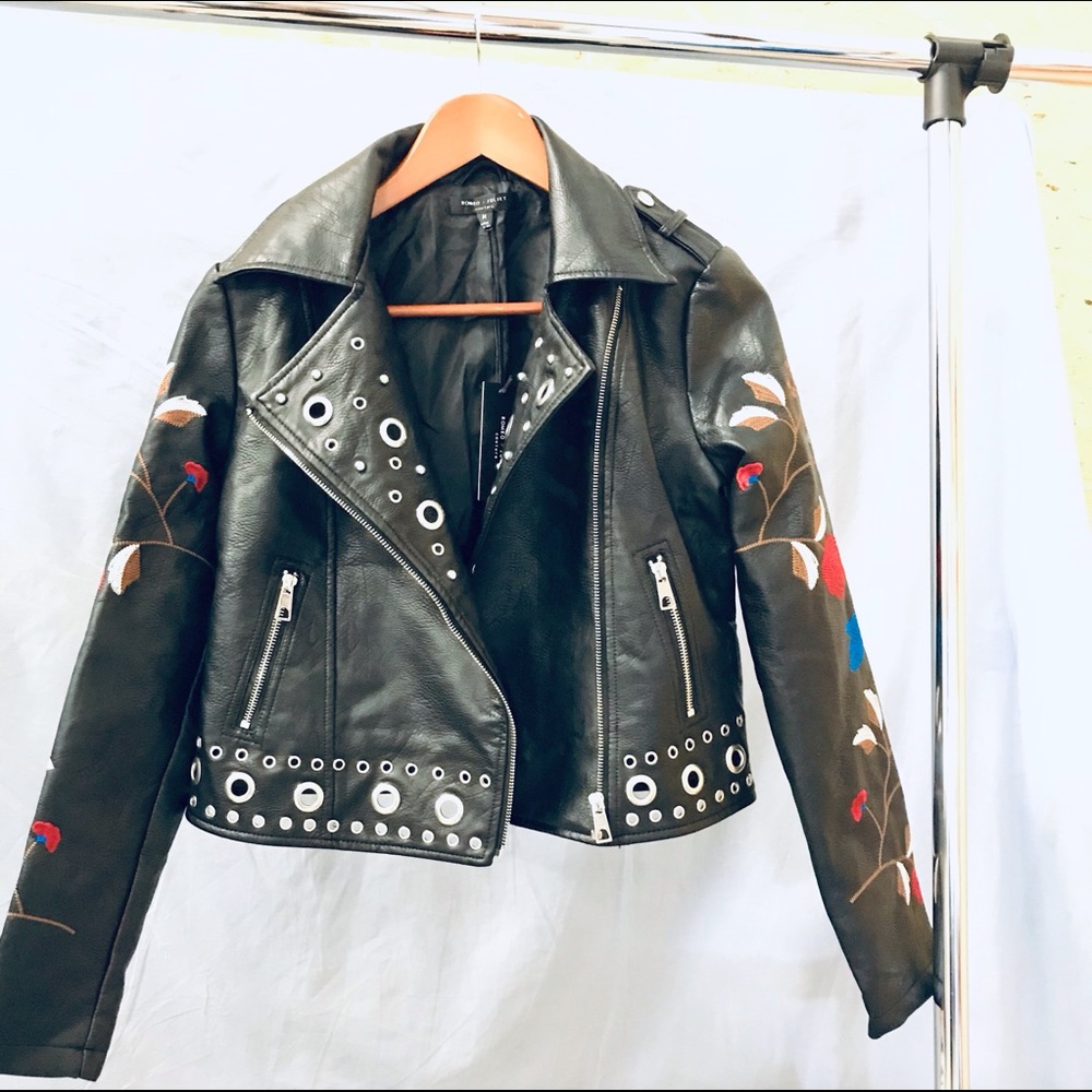 RARE Circle Rivet Moto Jacket🖤 - Picture 6 of 8